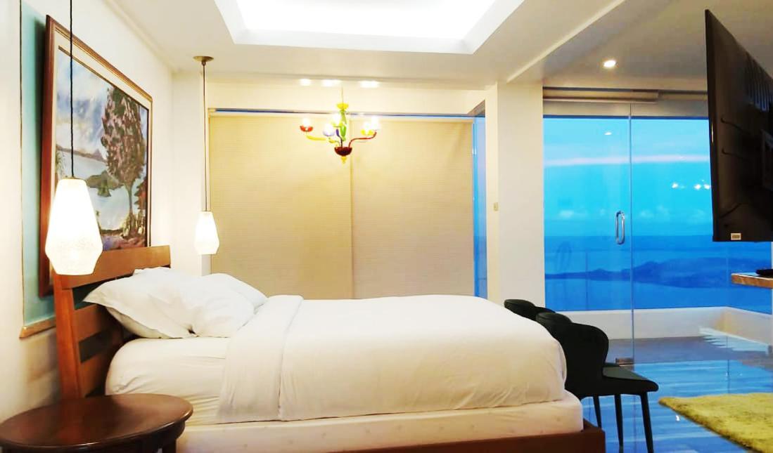 Bed and Breakfast The Carmelence View à Tagaytay City Extérieur photo