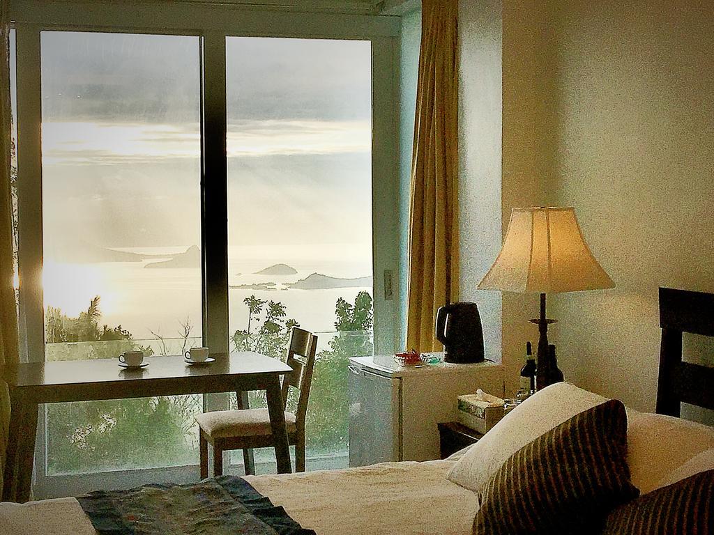 Bed and Breakfast The Carmelence View à Tagaytay City Extérieur photo