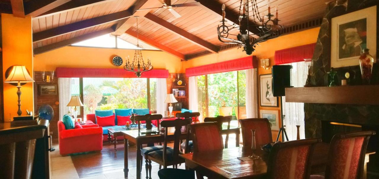 Bed and Breakfast The Carmelence View à Tagaytay City Extérieur photo